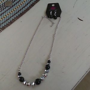 Short necklace with earings
